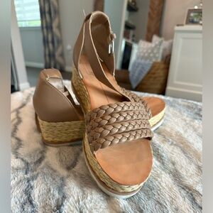 Dolce Vita Tan braided Wedge Sandals 9.5
